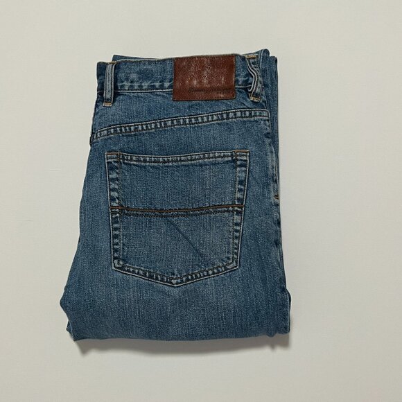 Tommy Bahama Jeans Classic Fit Straight Leg Medium Wash Men's size 32x32 - Picture 1 of 7